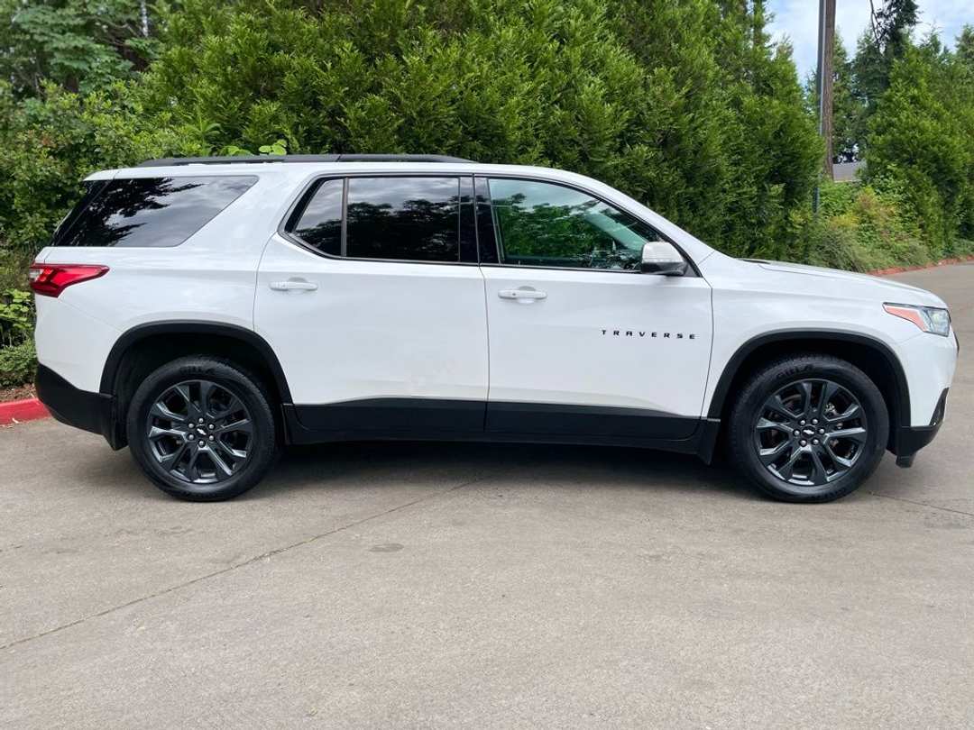 2021 Chevrolet Traverse RS - Image 3