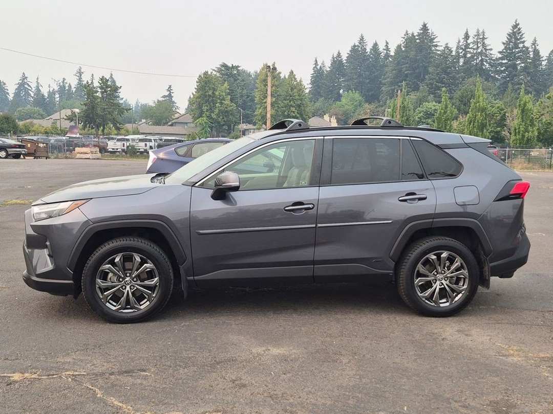 2022 Toyota Rav4 Hybrid XLE Premium - Image 2