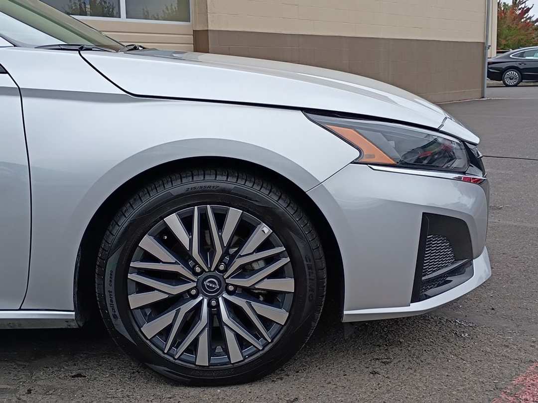 2025 Nissan Altima 2.5 SV - Image 2