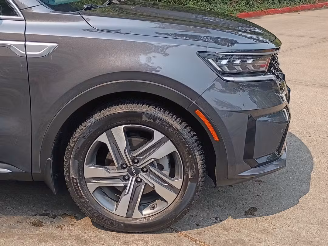 2023 Kia Sorento Hybrid SX Prestige - Image 2