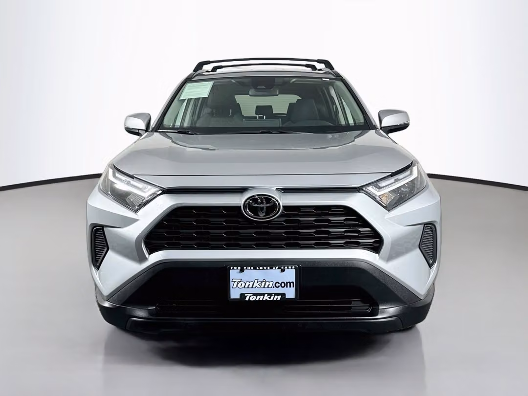 2025 Toyota Rav4 Hybrid XLE - Image 2