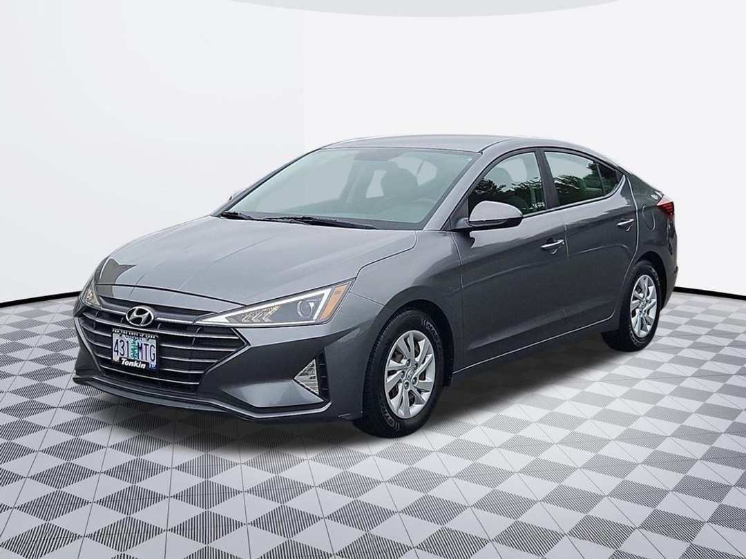 2019 Hyundai Elantra SE - Image 2