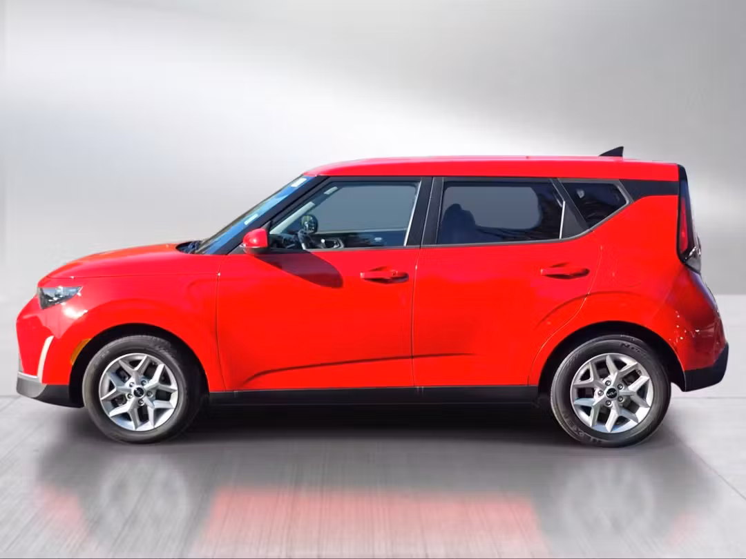 2024 Kia Soul S - Image 2