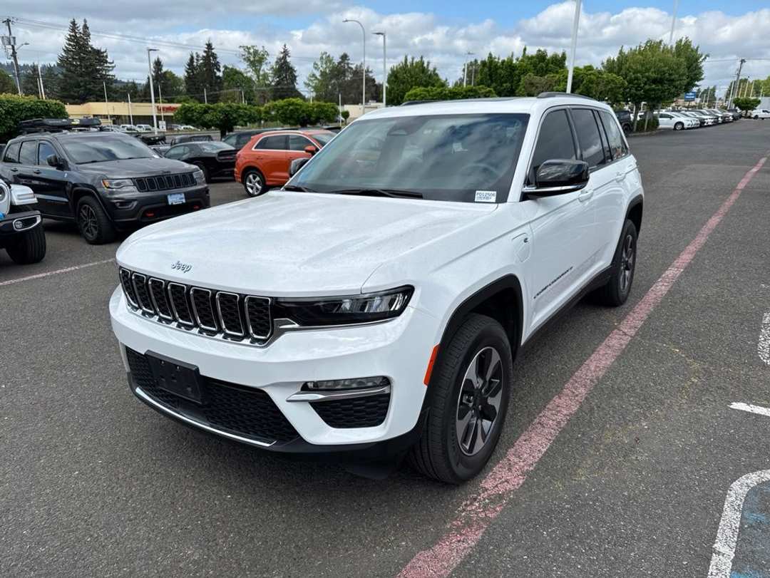 2023 Jeep Grand Cherokee 4xe - Image 3