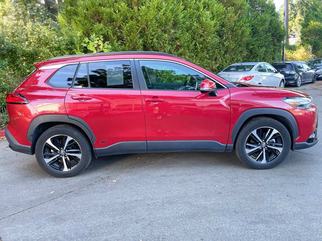 2023 Toyota Corolla Cross Hybrid XSE - Image 3