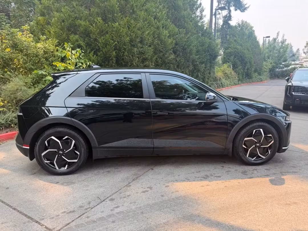 2023 Hyundai Ioniq 5 SEL - Image 2