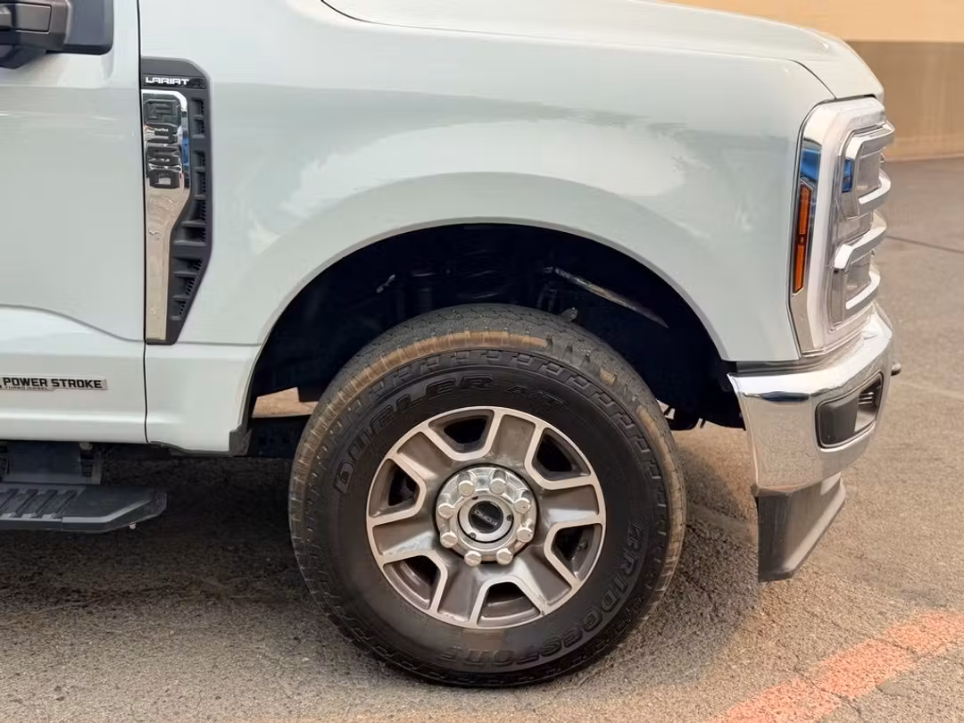 2025 Ford F-350Sd Lariat - Image 2