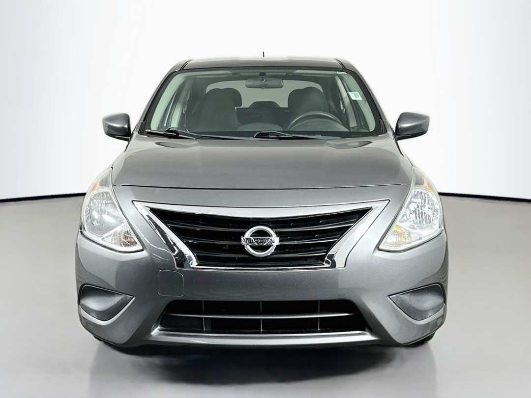 2017 Nissan Versa 1.6 S - Image 3