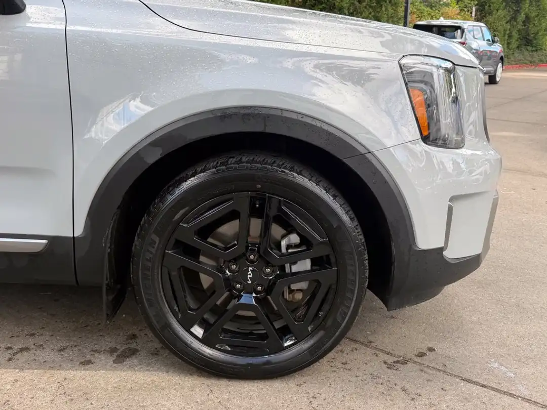 2023 Kia Telluride EX XLine - Image 2