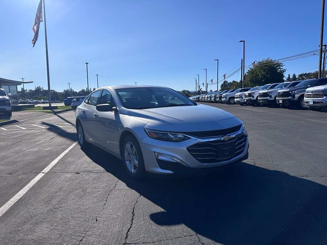 2020 Chevrolet Malibu LS - Image 3