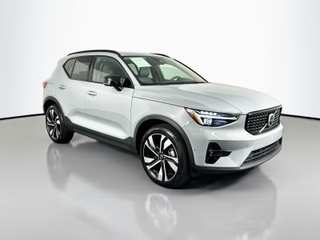 2025 Volvo Xc40 B5 Ultra Dark Theme