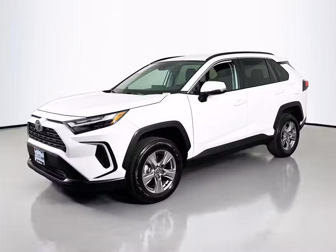 2025 Toyota Rav4 XLE - Image 3