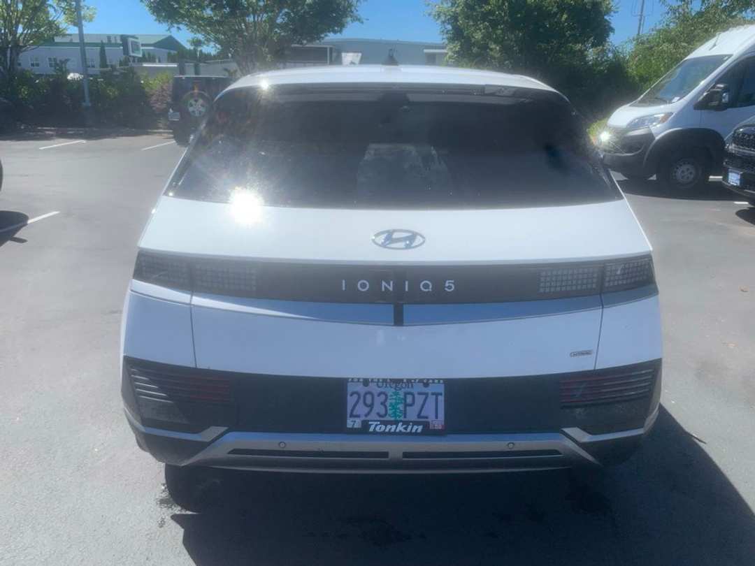 2024 Hyundai Ioniq 5 SE - Image 3