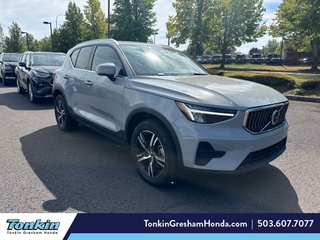 2025 Volvo Xc40 B5 Core