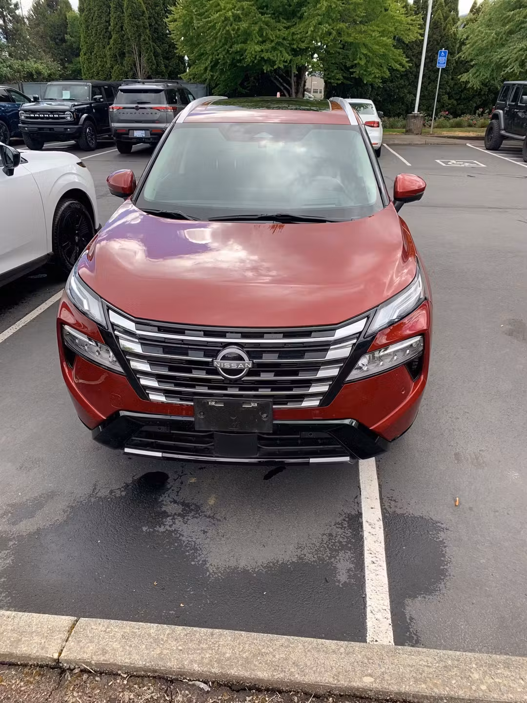 2024 Nissan Rogue Platinum - Image 3