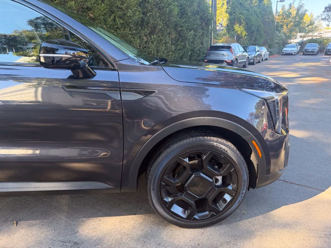2025 Kia Sorento XLine EX - Image 3