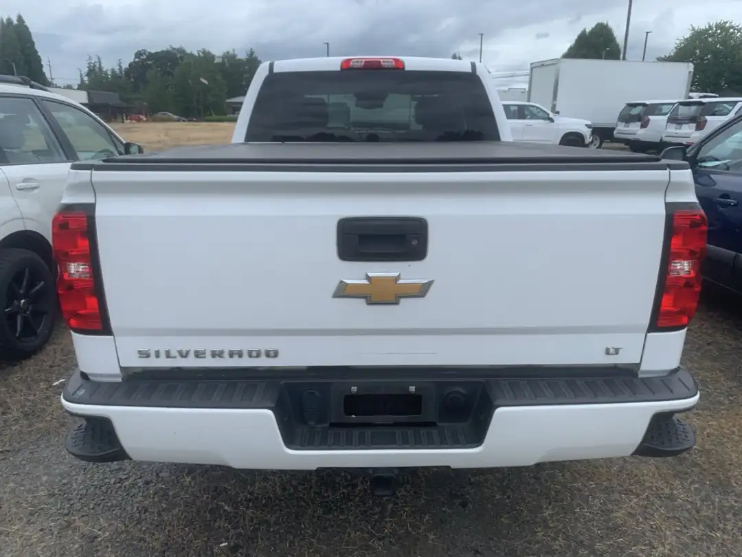 2018 Chevrolet Silverado 1500 LT - Image 3