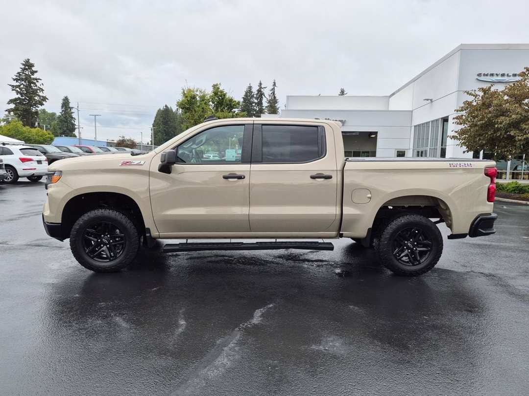 2022 Chevrolet Silverado 1500 Custom Trail Boss - Image 3