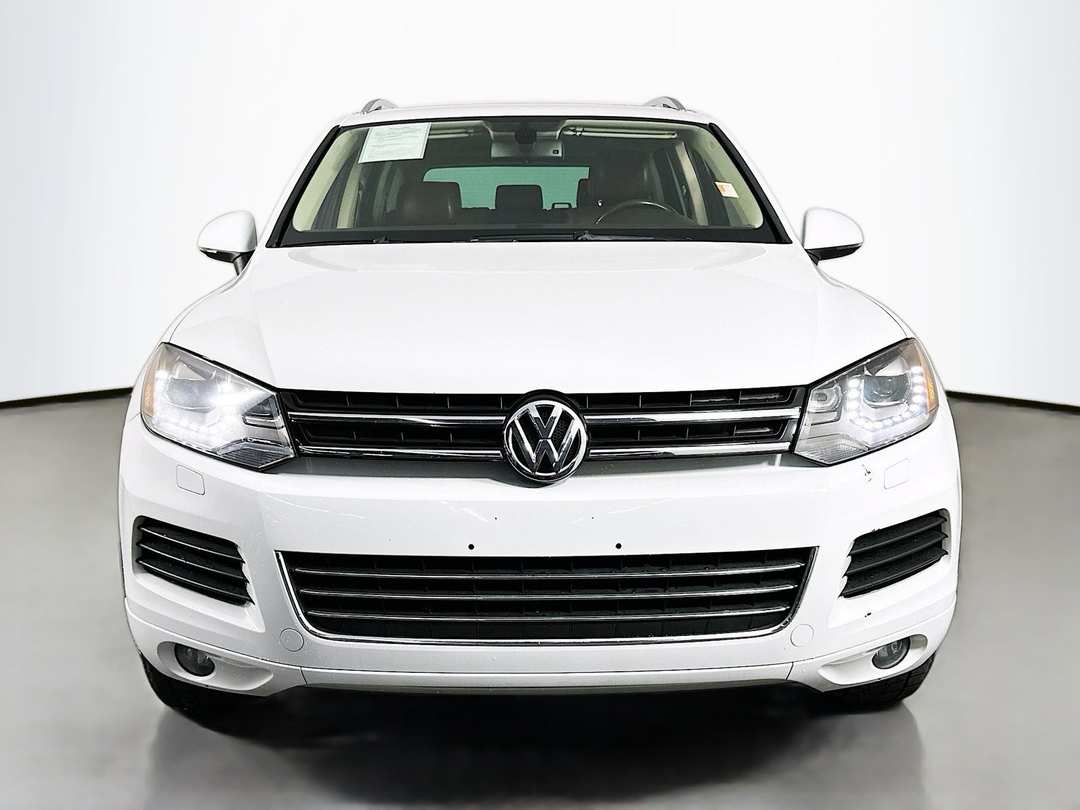 2014 Volkswagen Touareg V6 TDI - Image 2
