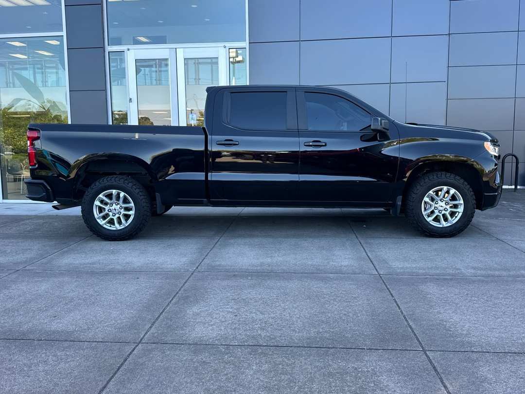 2023 Chevrolet Silverado 1500 RST - Image 3