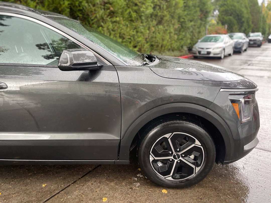 2025 Kia Niro EX - Image 2
