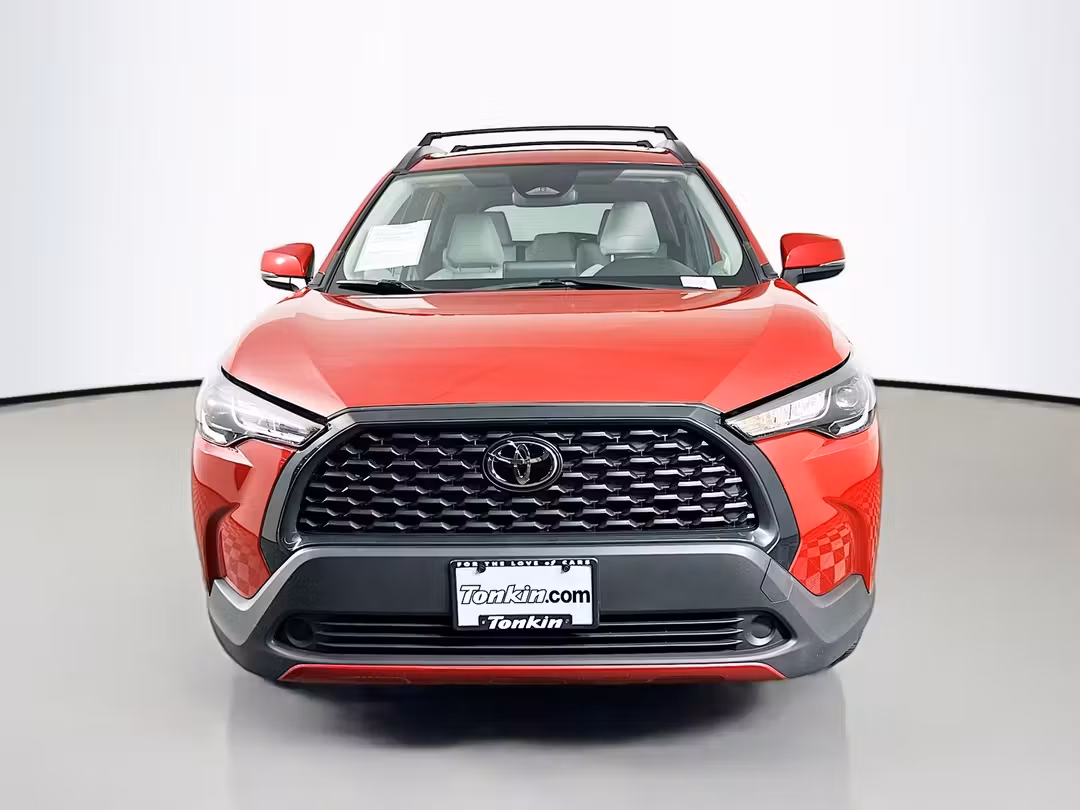 2024 Toyota Corolla Cross LE - Image 2