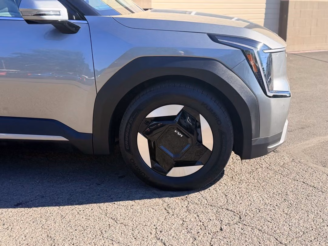2024 Kia Ev9 Light Long Range - Image 2