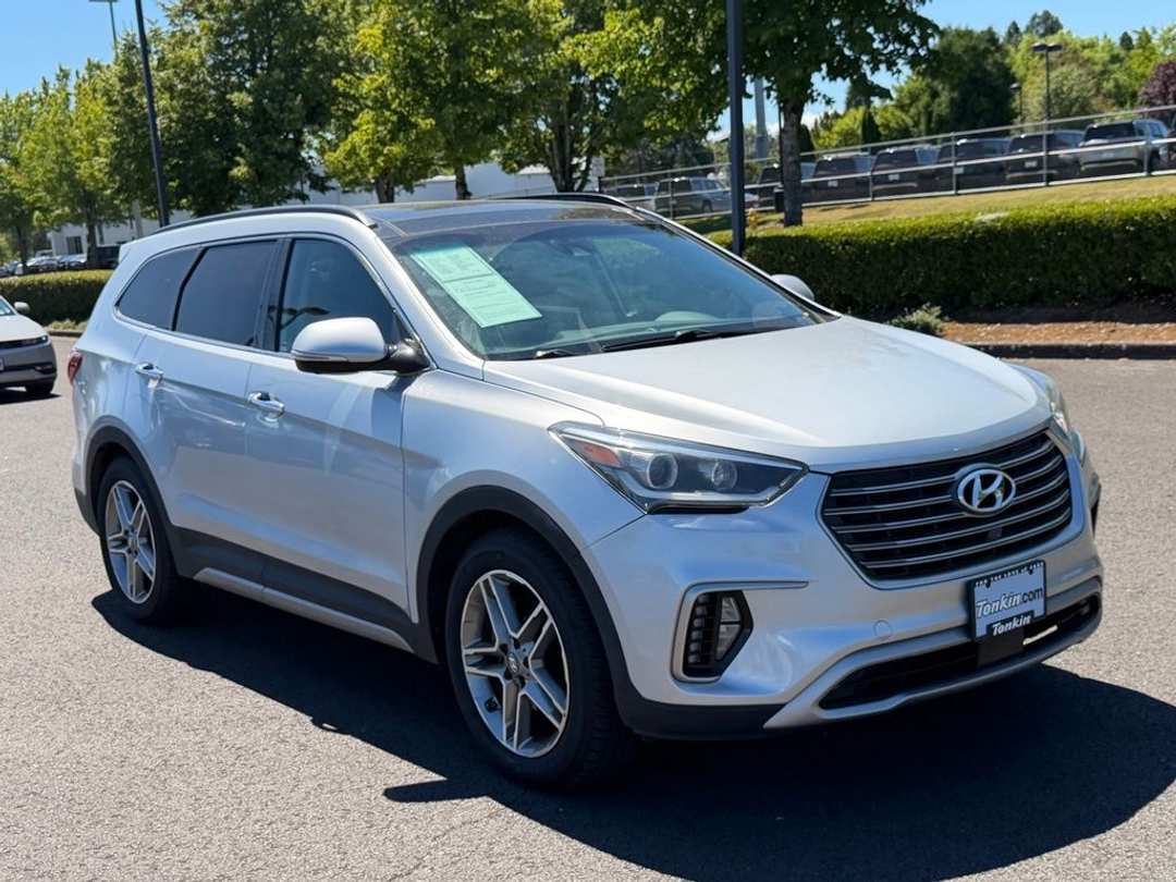 2017 Hyundai Santa Fe Limited Ultimate - Image 2
