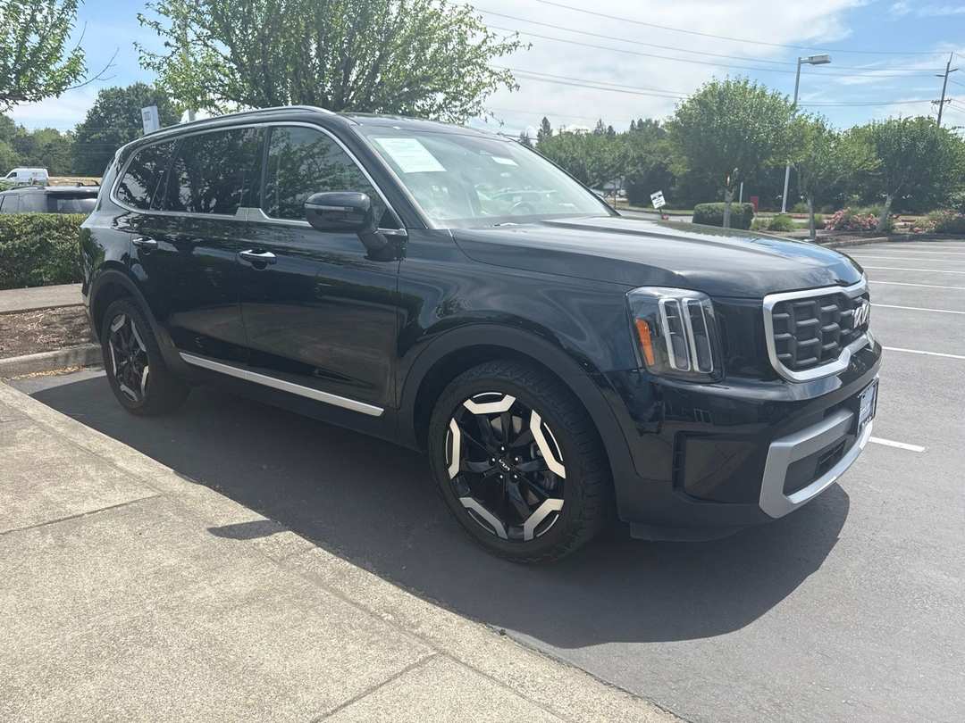 2023 Kia Telluride S - Image 3