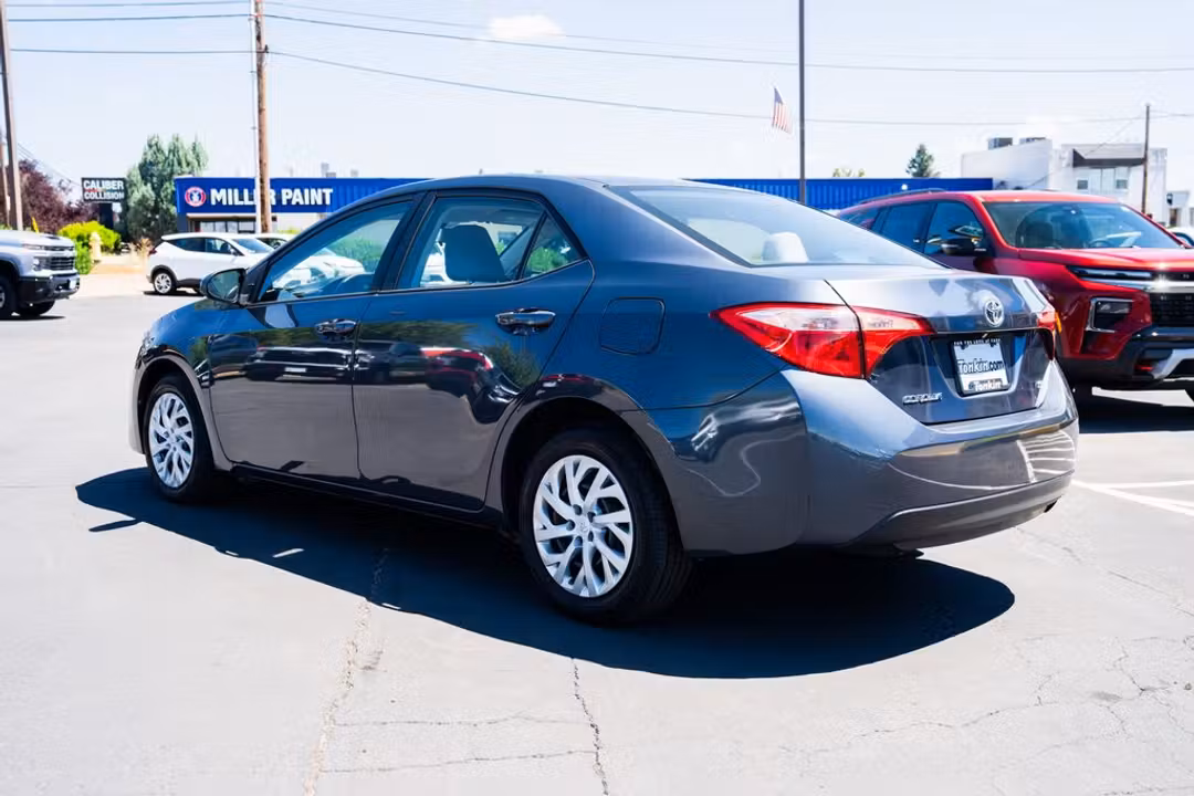 2019 Toyota Corolla LE - Image 3
