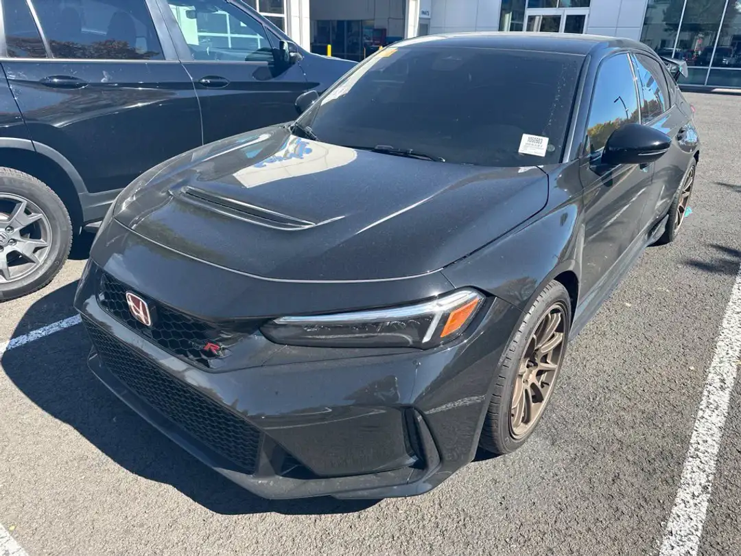 2025 Honda Civic Type R - Image 2