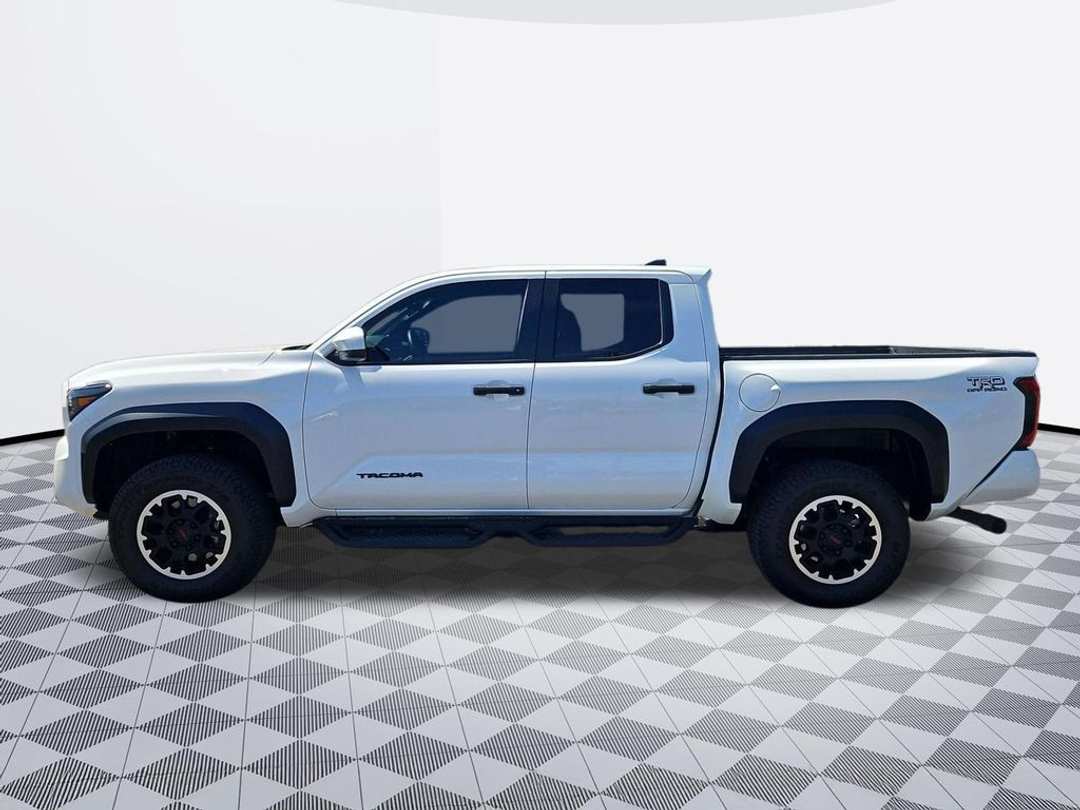2024 Toyota Tacoma TRD OffRoad - Image 3