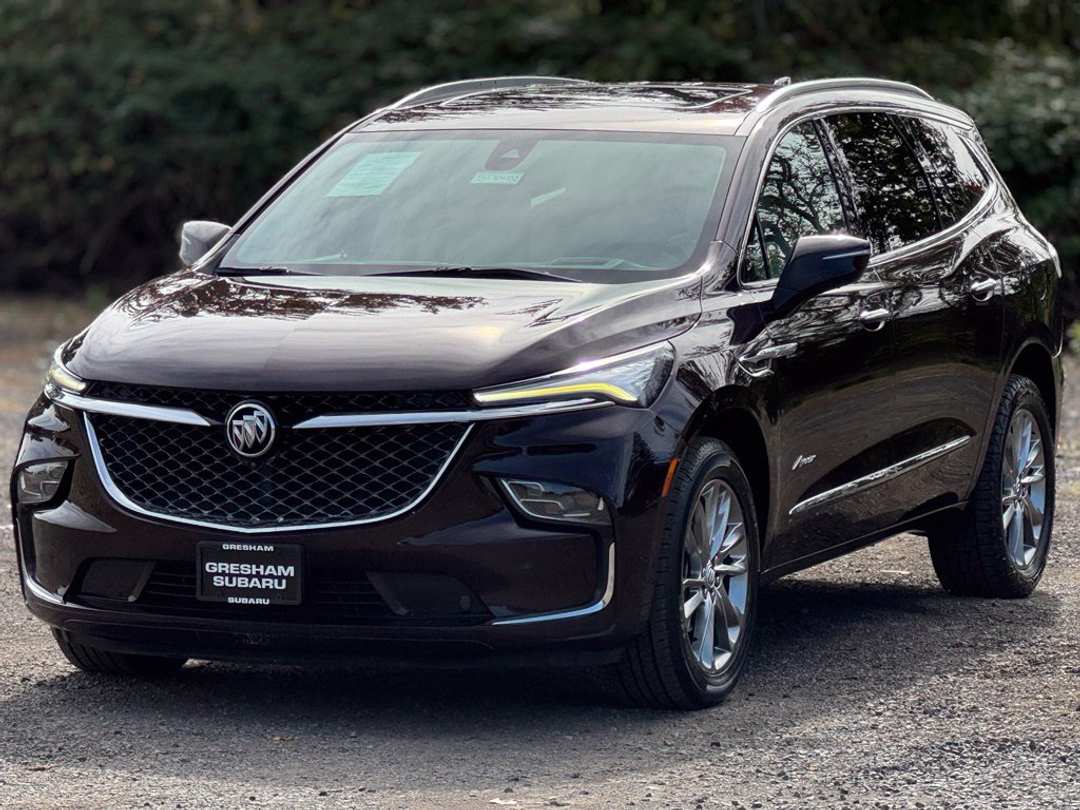 2023 Buick Enclave Avenir - Image 3