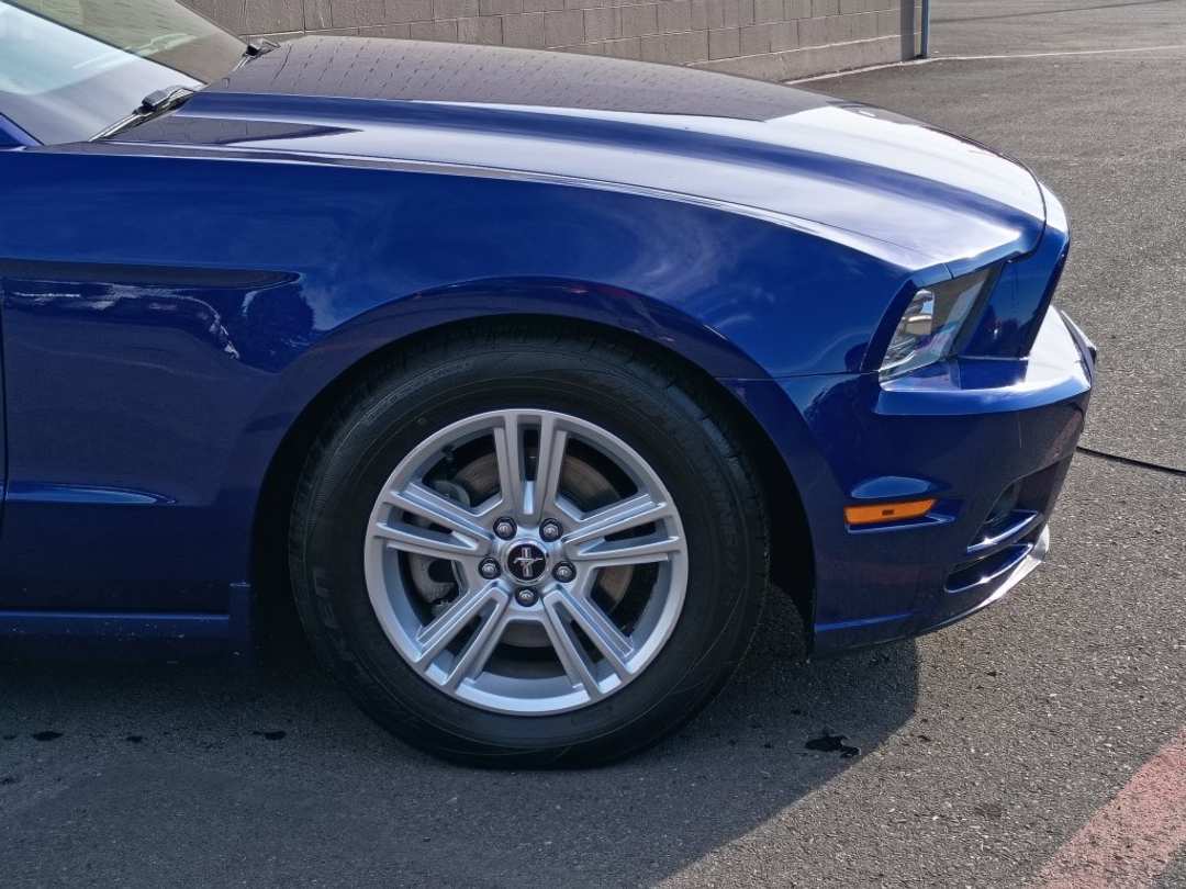 2013 Ford Mustang V6 - Image 2