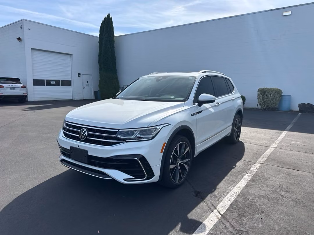 2022 Volkswagen Tiguan 2.0T SEL RLine - Image 3