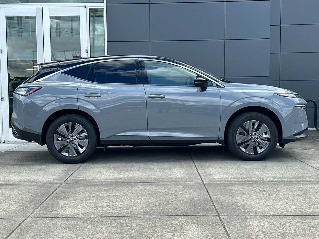 2025 Nissan Murano SL - Image 2