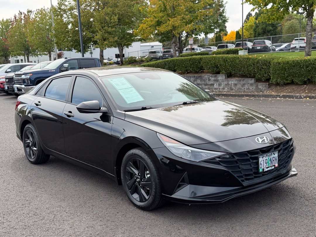 2022 Hyundai Elantra Hybrid Blue - Image 2