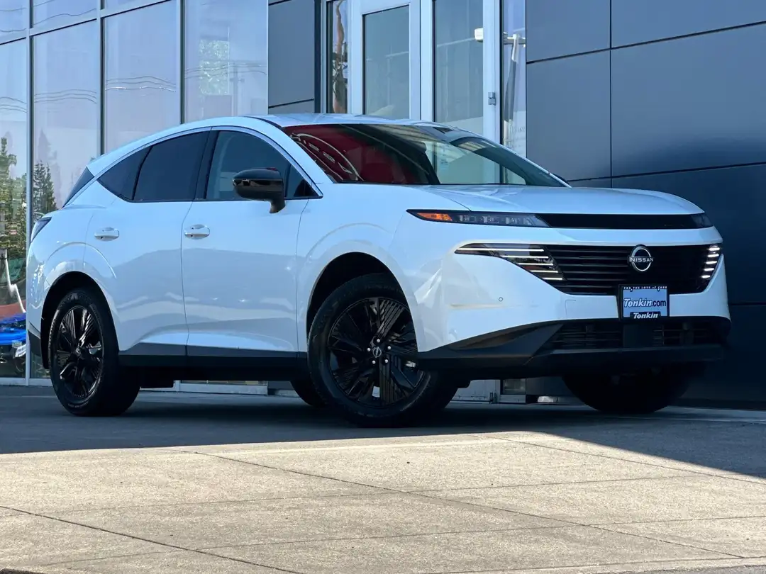 2025 Nissan Murano SV - Image 2