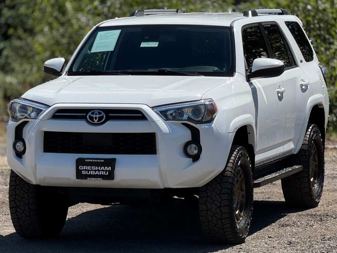 2020 Toyota 4Runner SR5 - Image 3
