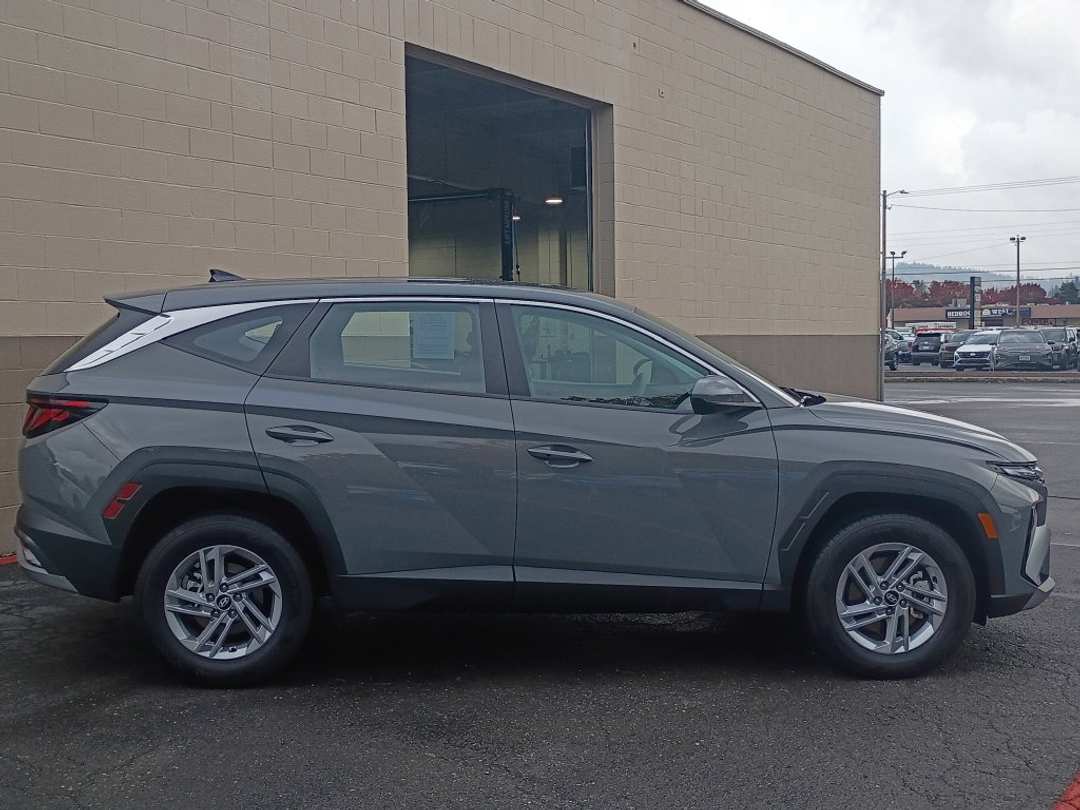 2026 Hyundai Tucson SE - Image 3