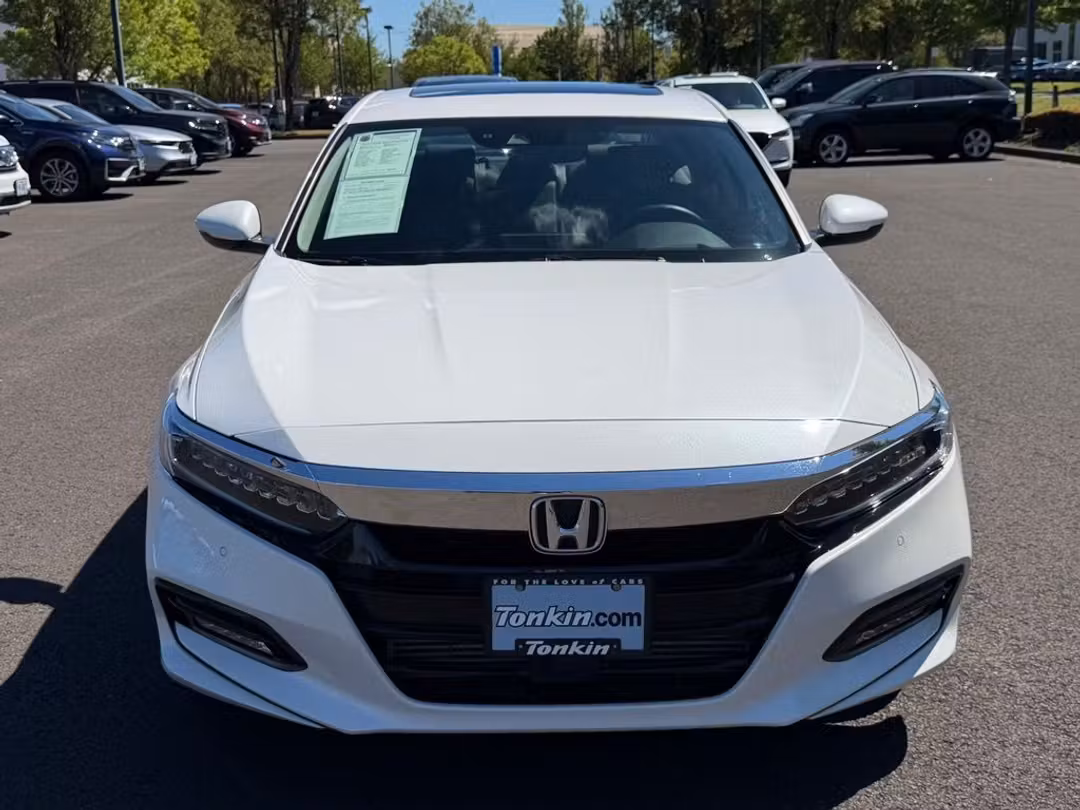 2018 Honda Accord Touring - Image 3