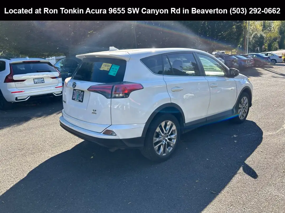 2018 Toyota Rav4 LE - Image 3