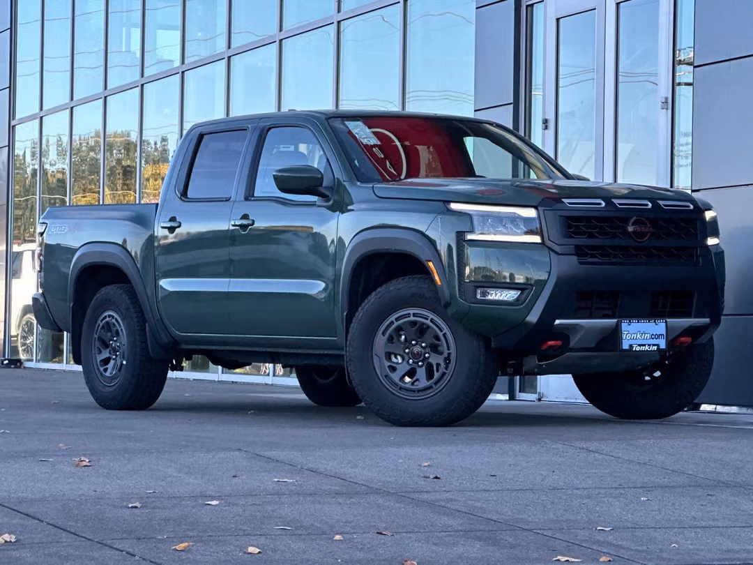 2026 Nissan Frontier PRO4X - Image 2