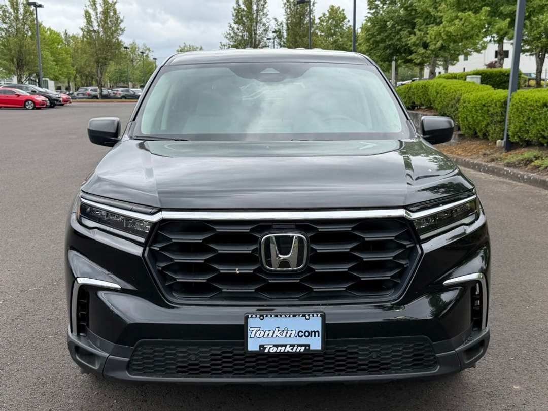 2023 Honda Pilot LX - Image 3