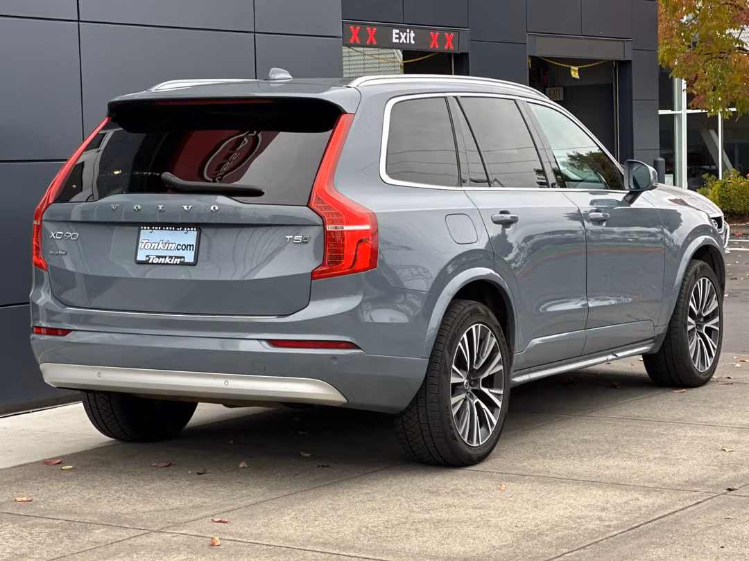 2022 Volvo Xc90 T5 Momentum - Image 3