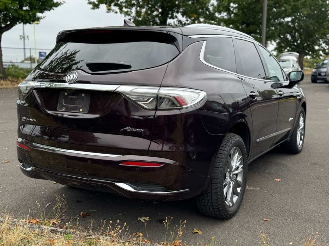 2023 Buick Enclave Avenir - Image 2