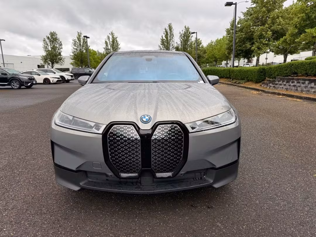 2023 BMW Ix xDrive50 - Image 2