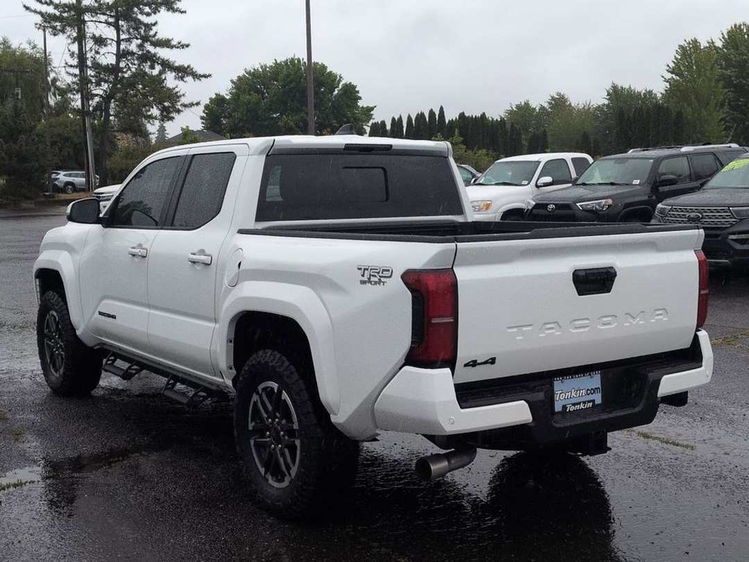2024 Toyota Tacoma TRD Sport - Image 3