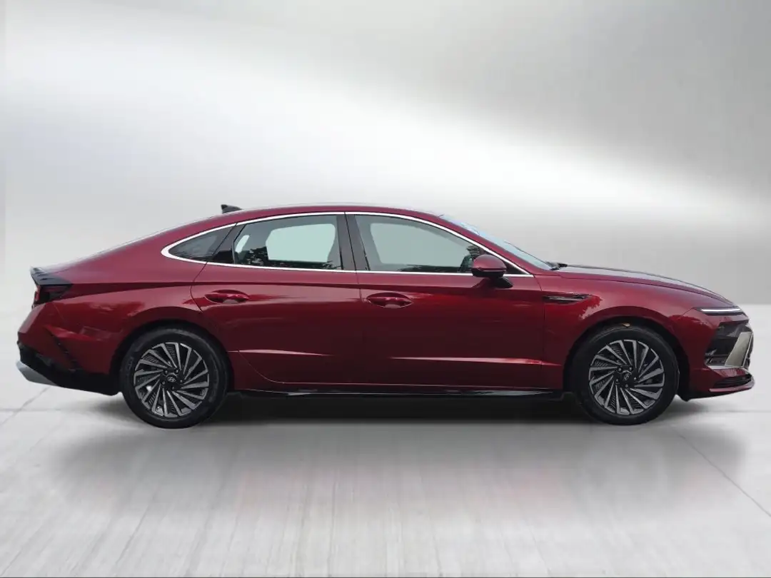 2024 Hyundai Sonata Hybrid SEL - Image 2