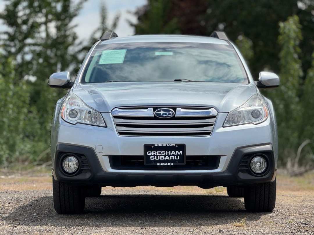 2013 Subaru Outback 2.5i Premium - Image 2